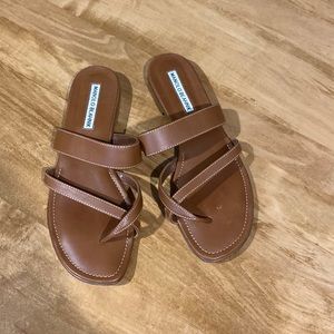 Manolo Blahnik Susa Flat leather Sandal size 8.5